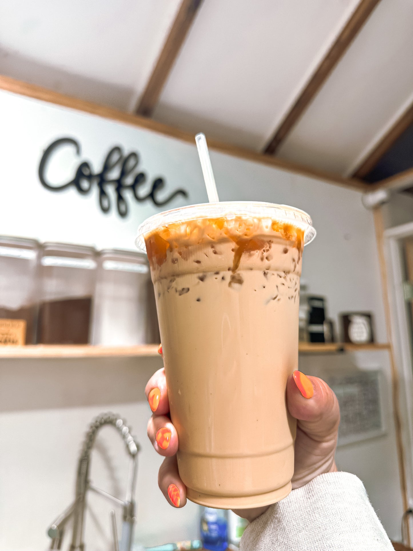 Salted Caramel Latte (20oz)